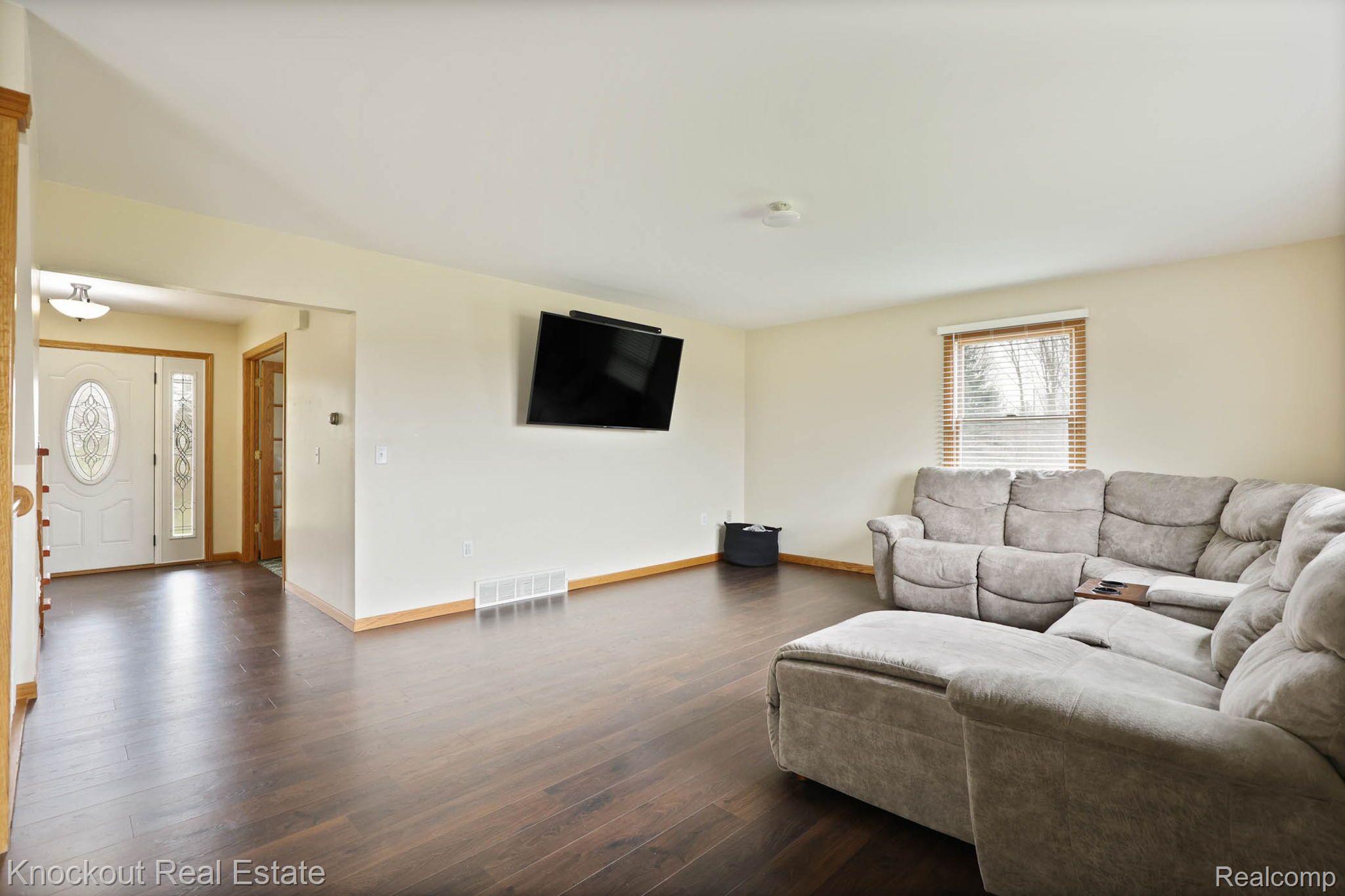 3353 MURPHY LAKE Road