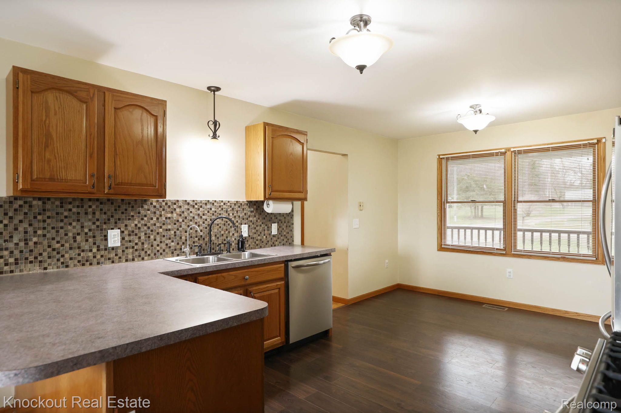 3353 MURPHY LAKE Road