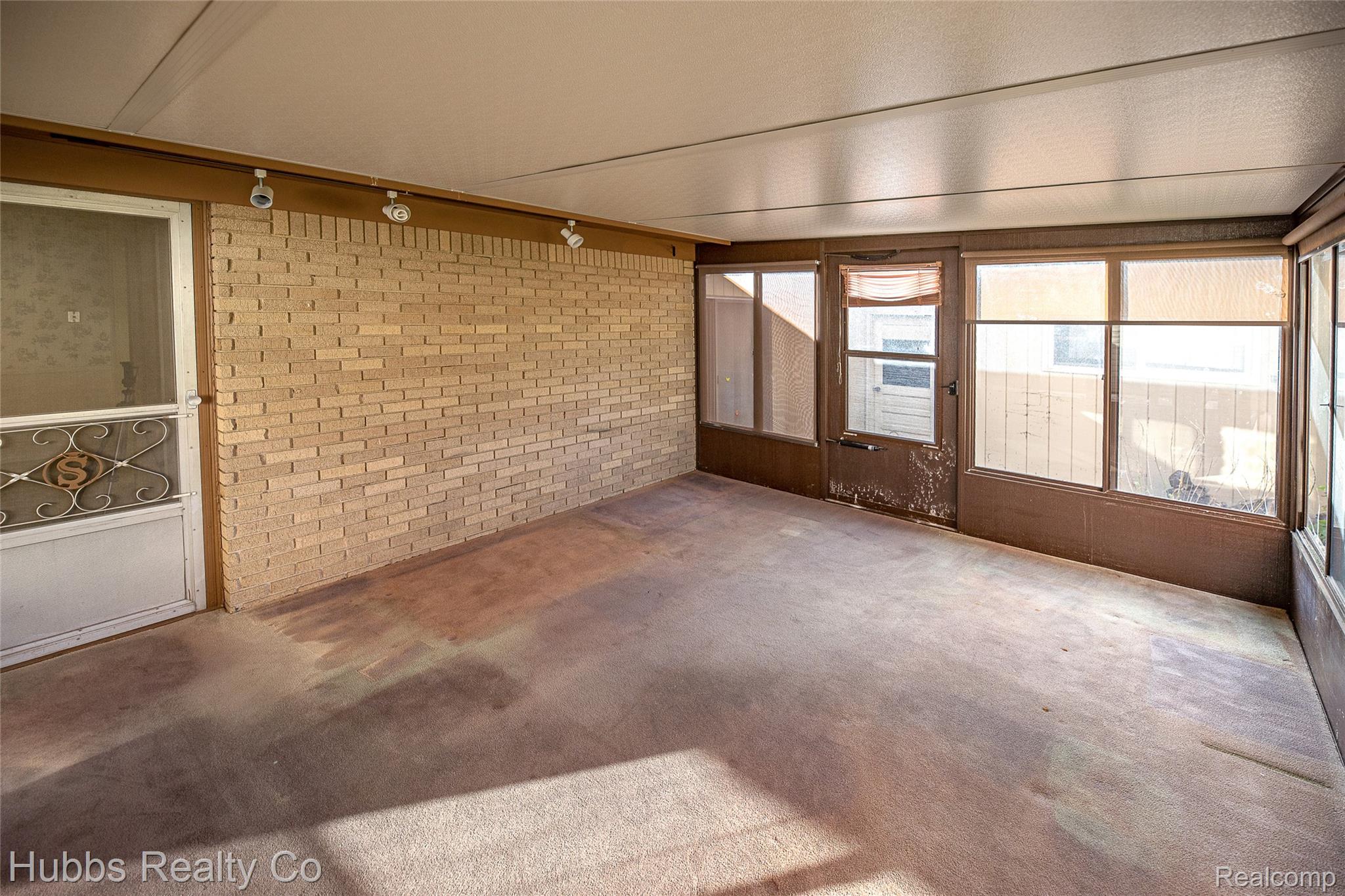 7122 Abbey Lane