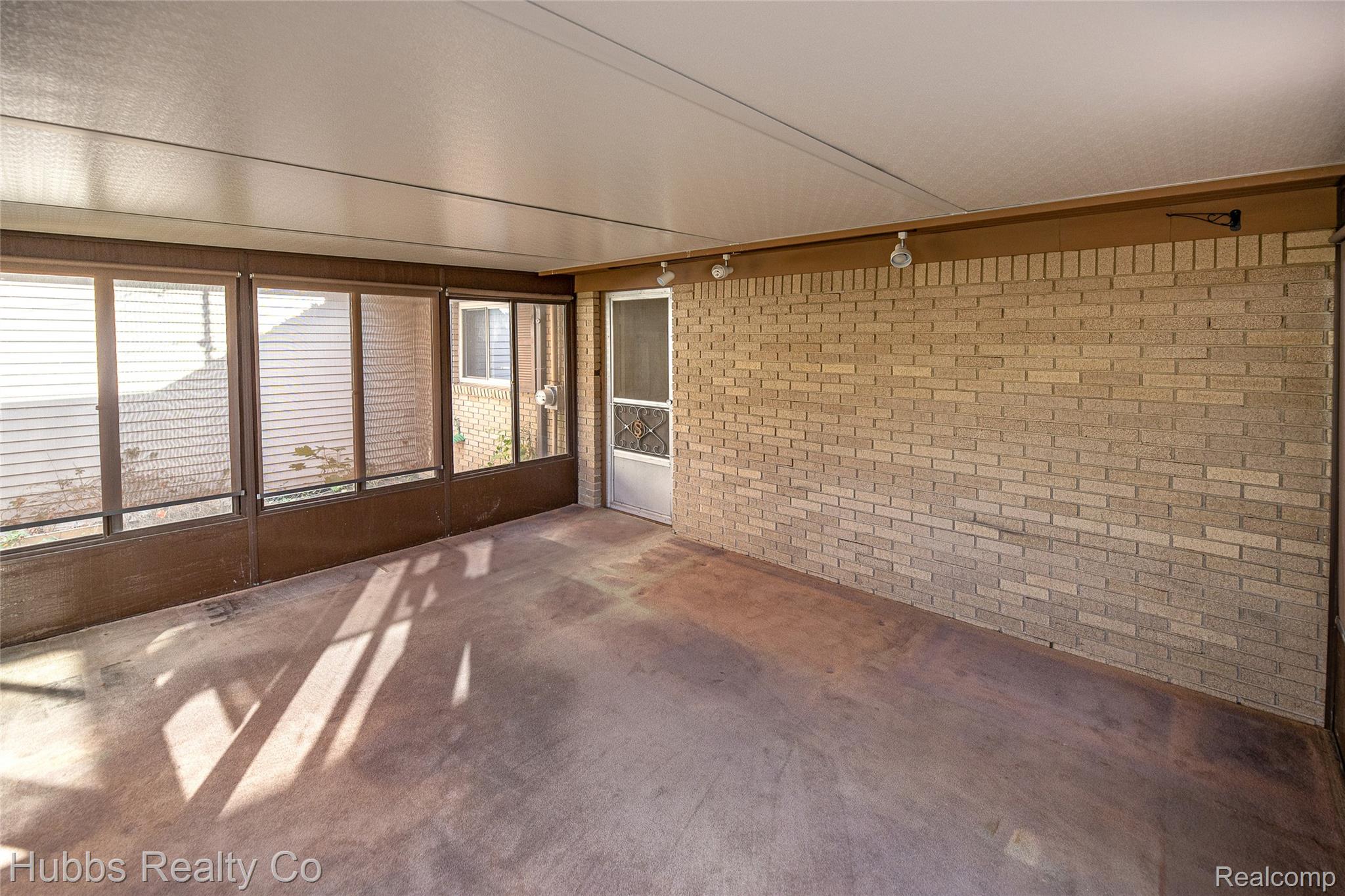 7122 Abbey Lane