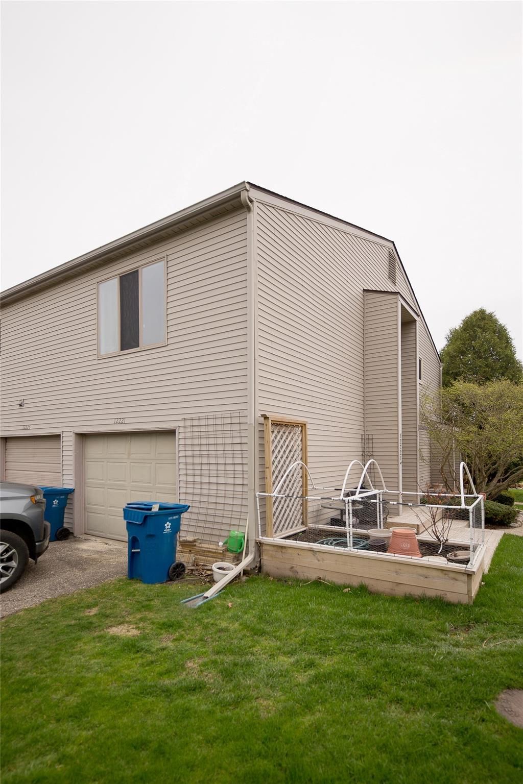 12221 WOODSIDE Drive