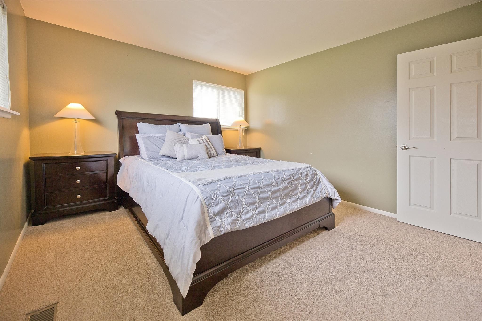 12221 WOODSIDE Drive