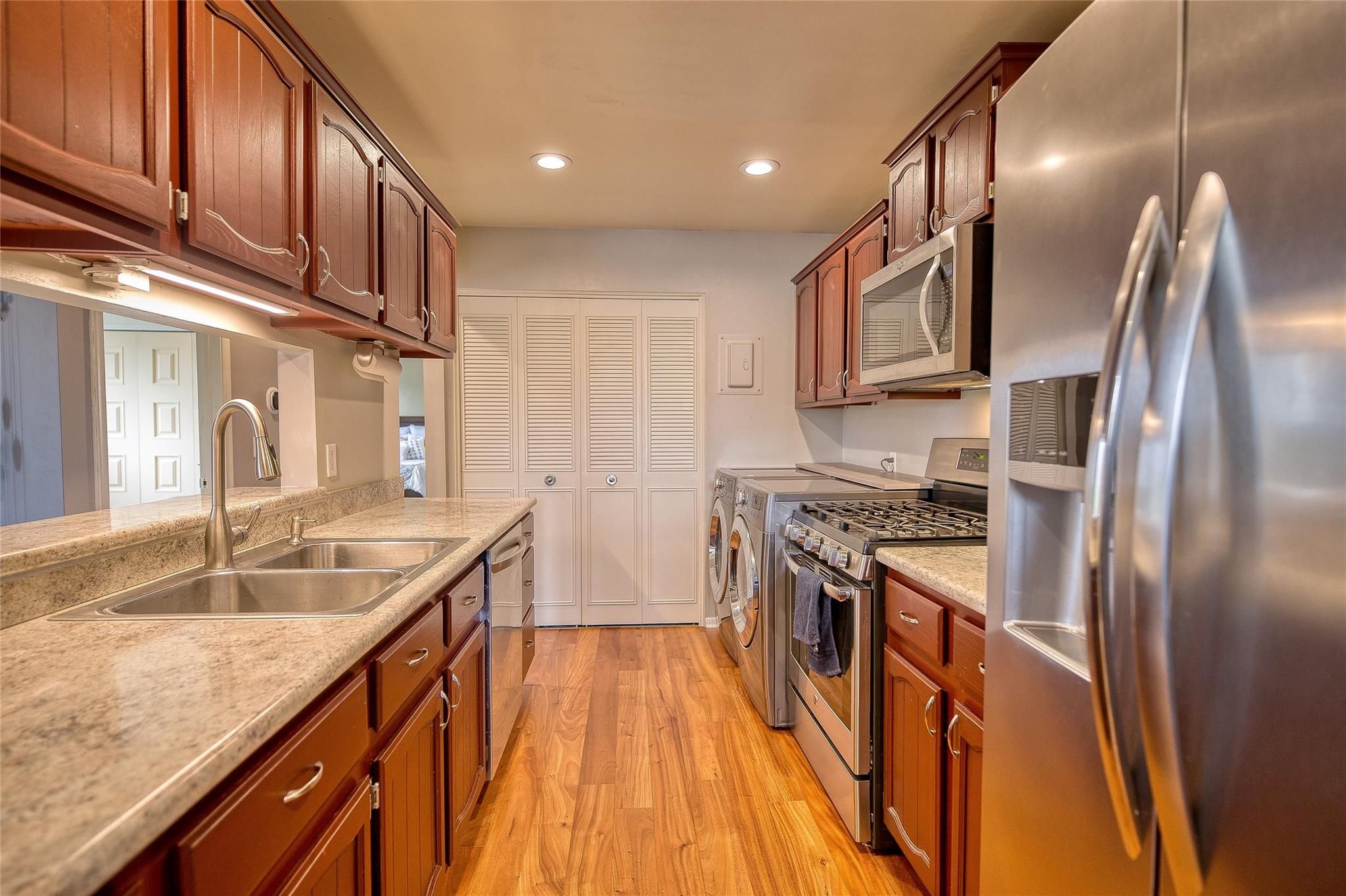 12221 WOODSIDE Drive
