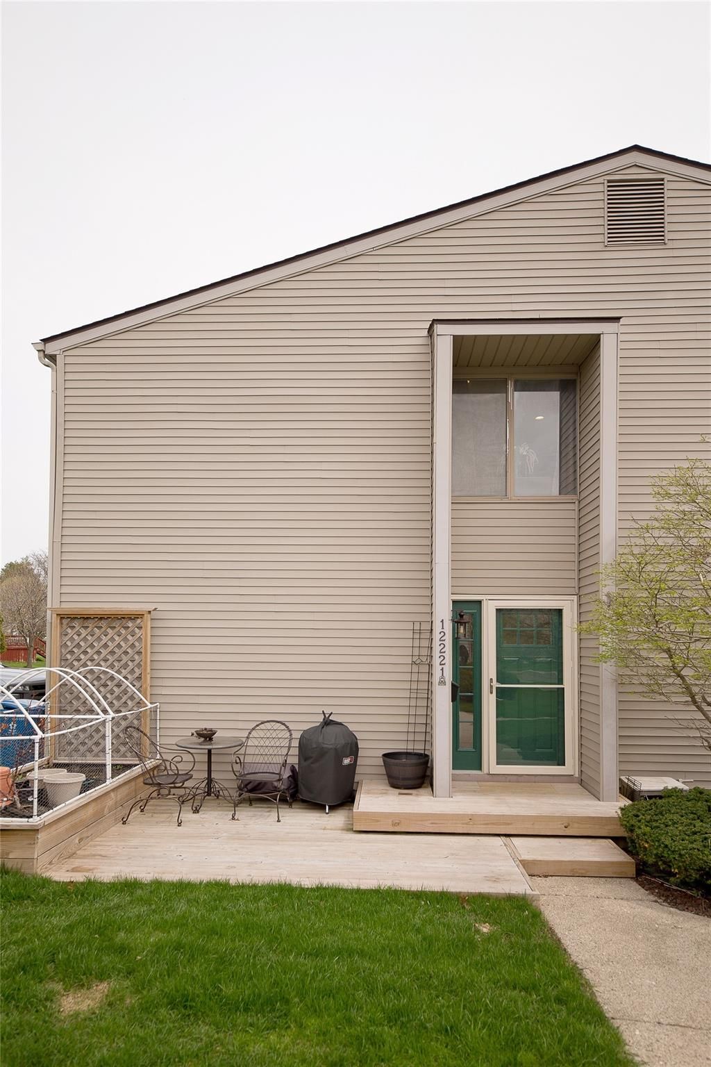 12221 WOODSIDE Drive