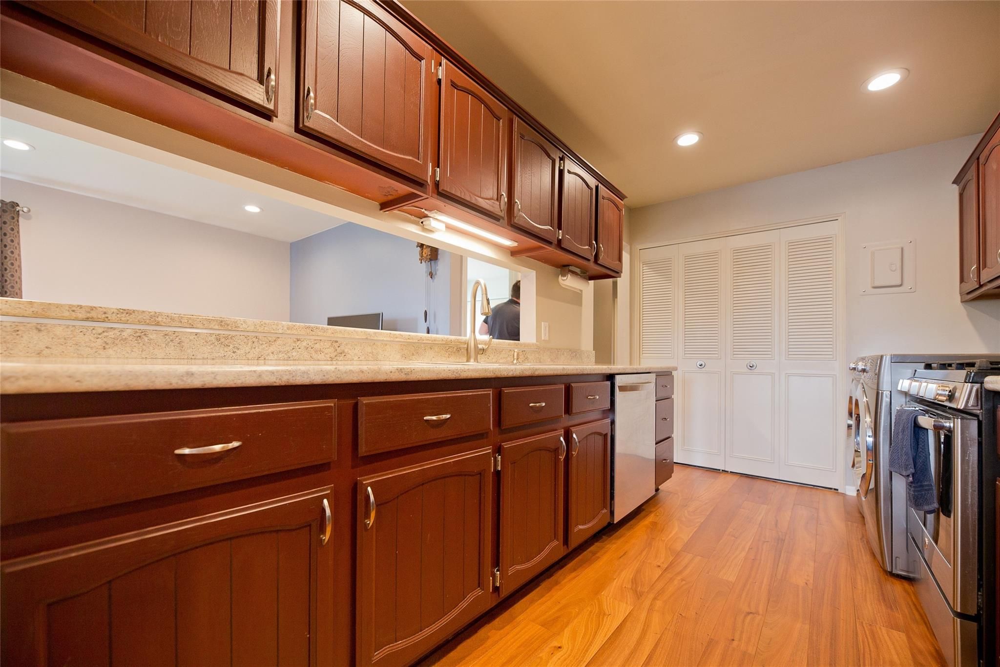 12221 WOODSIDE Drive