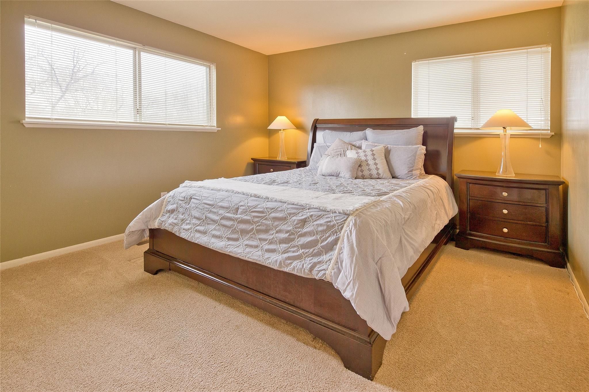 12221 WOODSIDE Drive