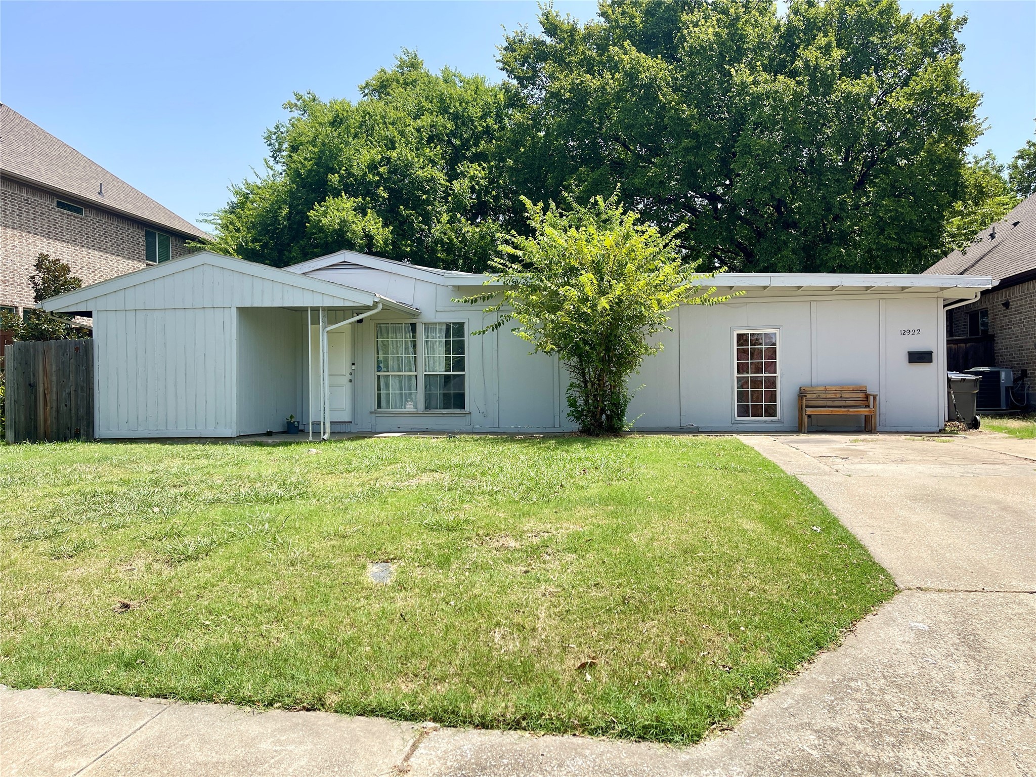 12922 Holbrook Drive