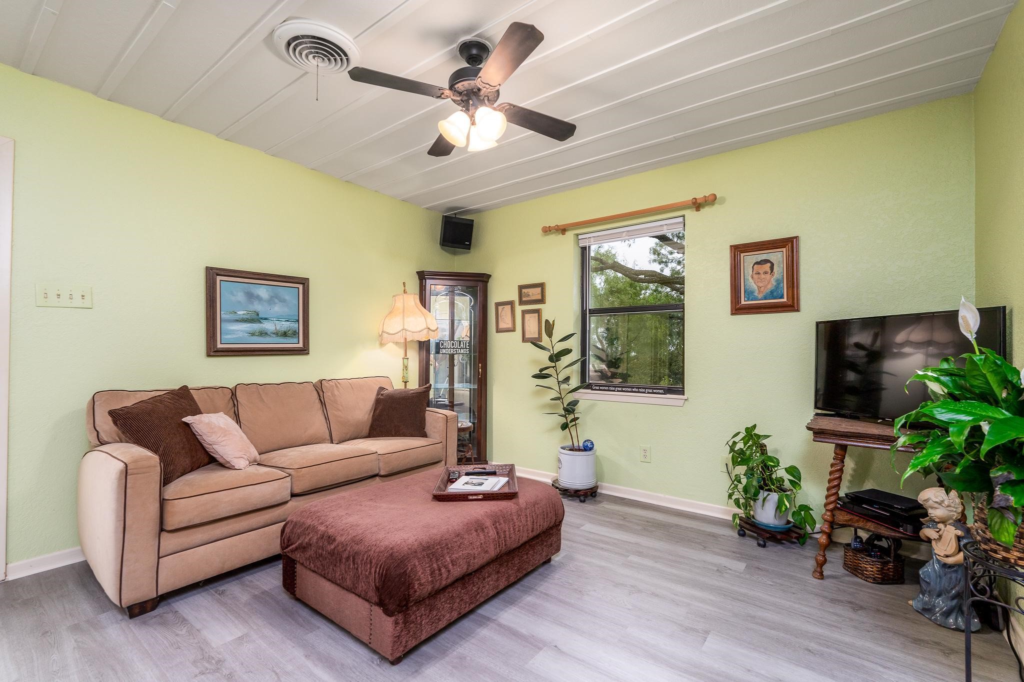 3332 Hayter Road