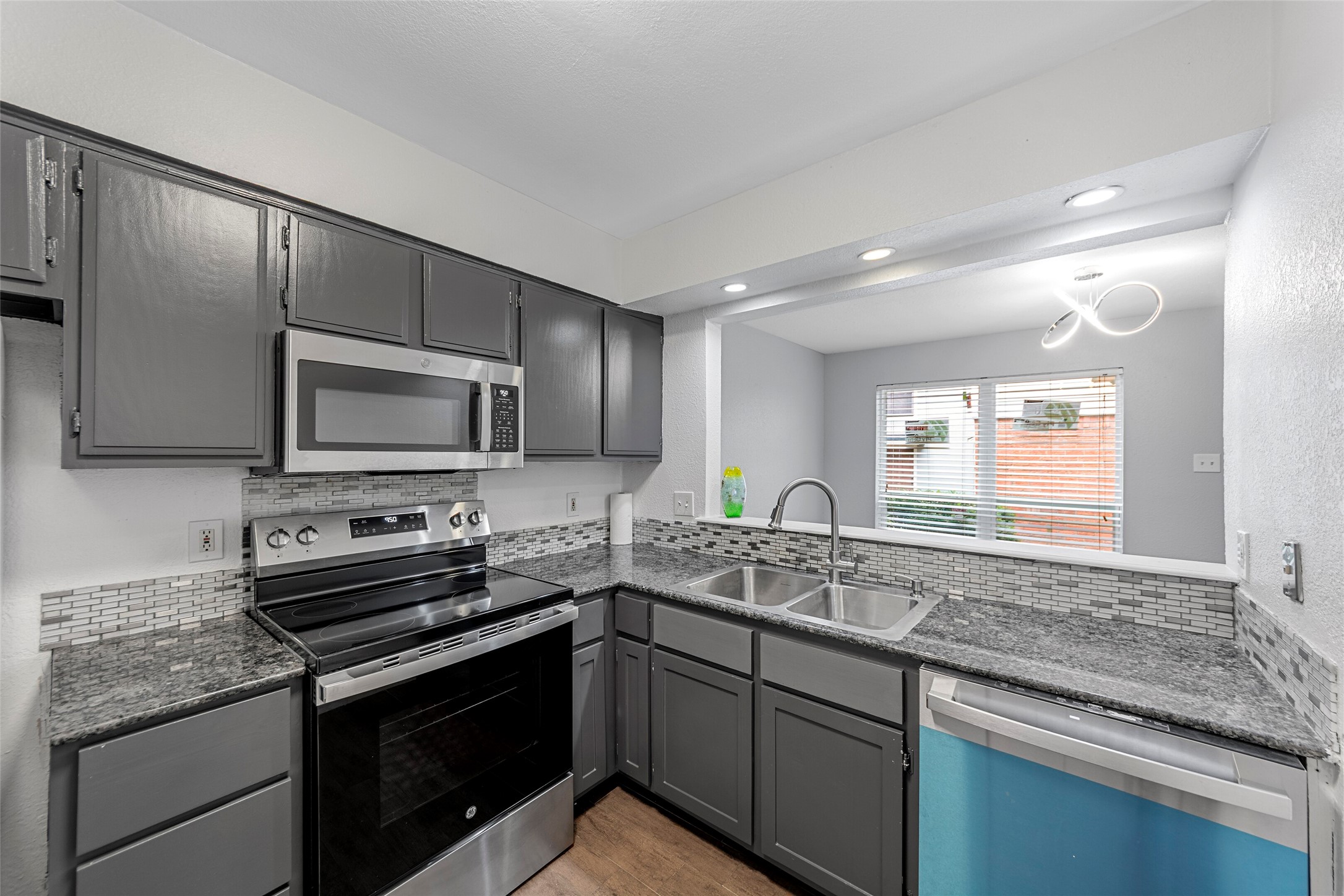6738 Eastridge Drive 104