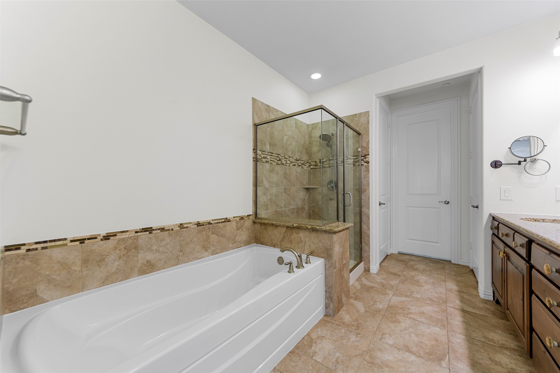 4829 Bayview Drive