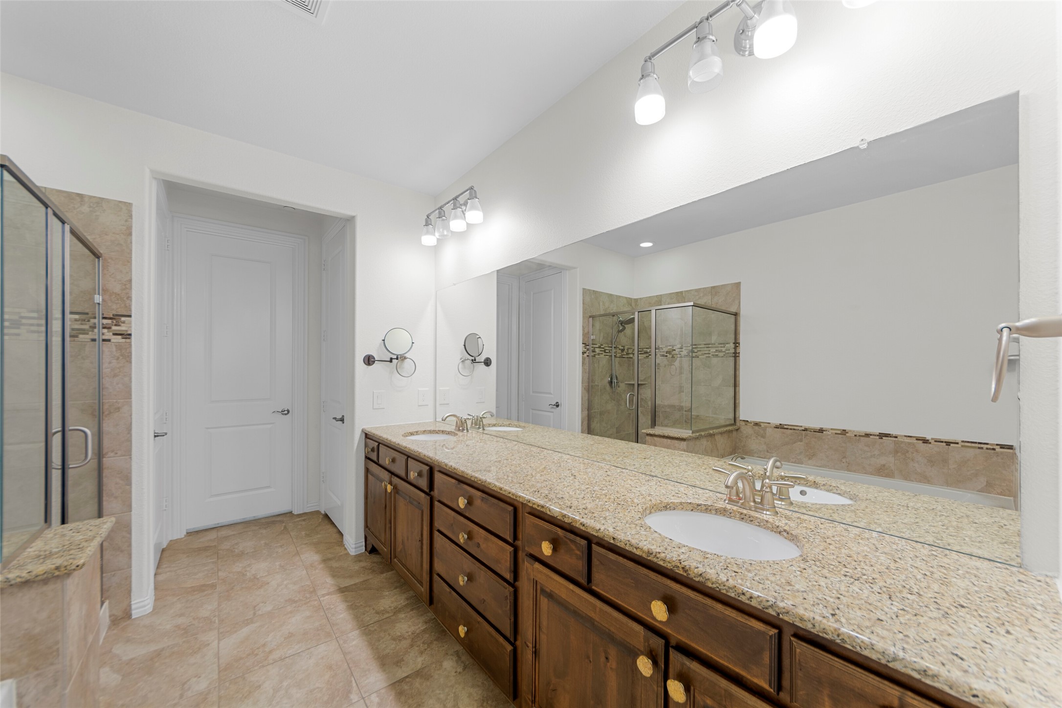 4829 Bayview Drive