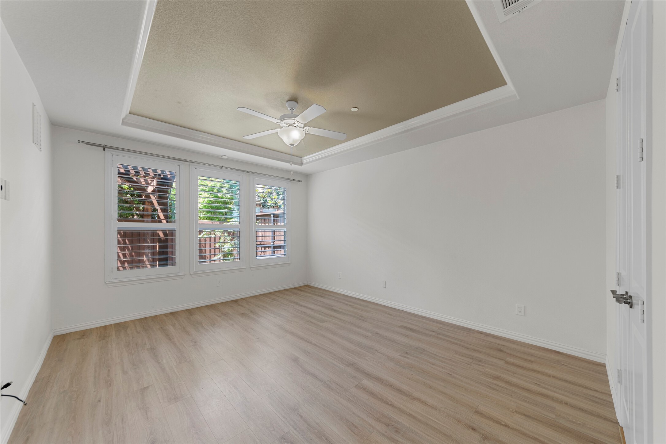 4829 Bayview Drive