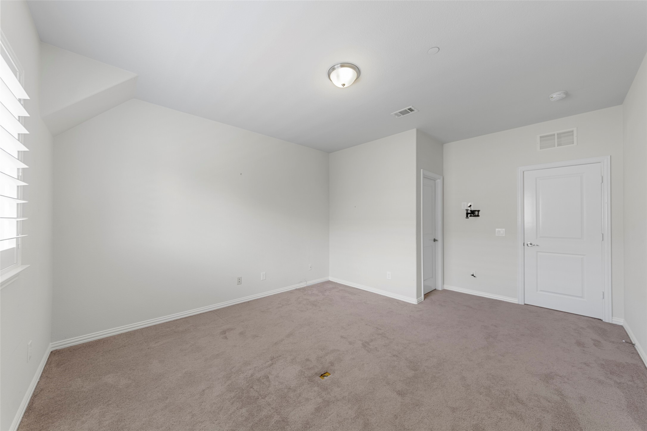 4829 Bayview Drive