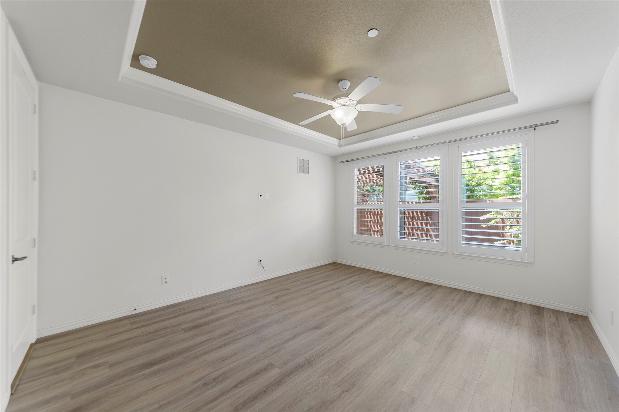 4829 Bayview Drive