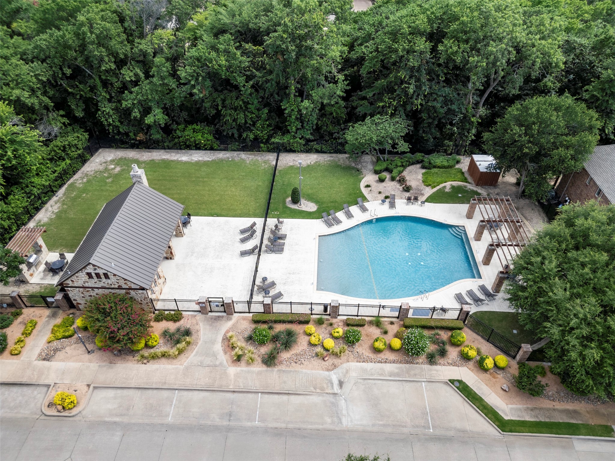 4829 Bayview Drive