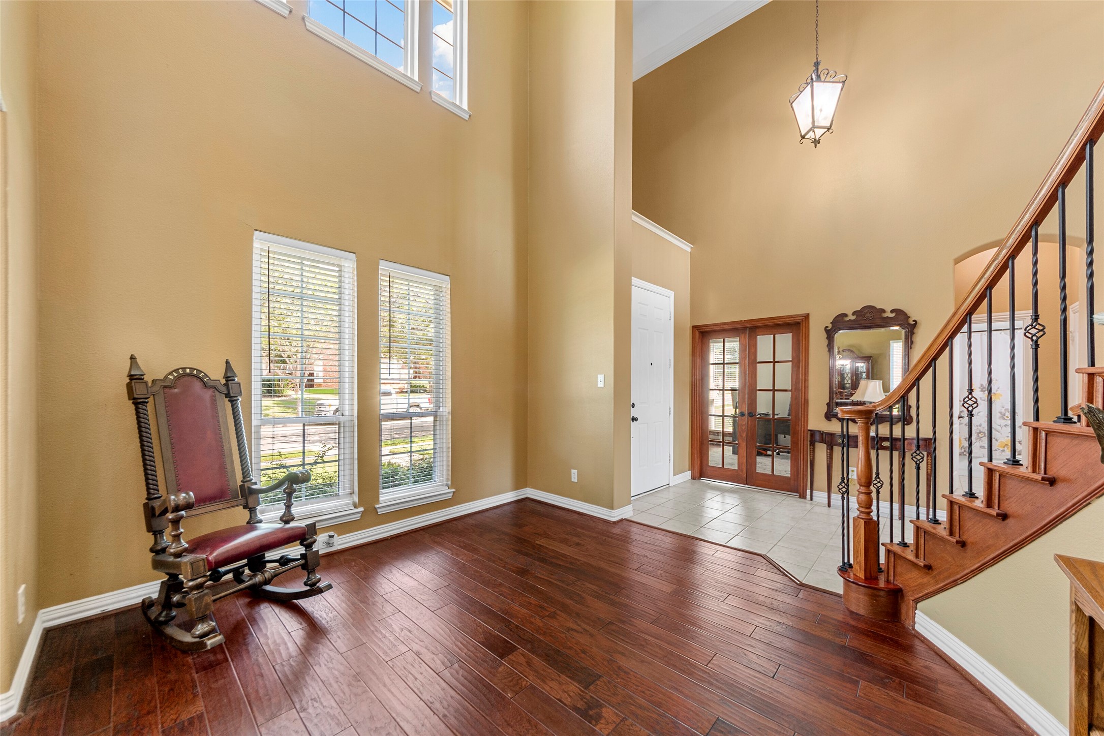 1812 E Branch Hollow Drive