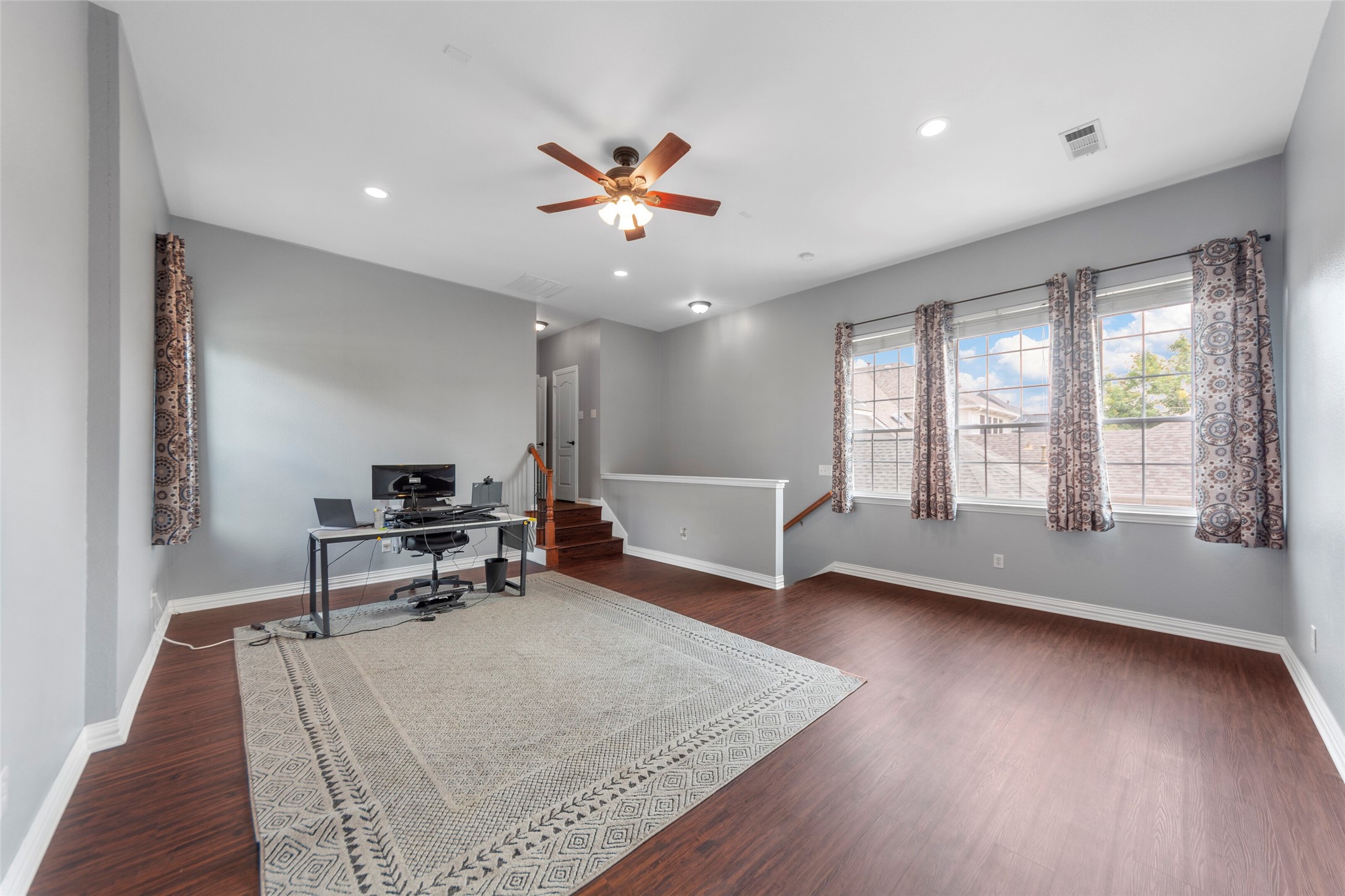 1812 E Branch Hollow Drive