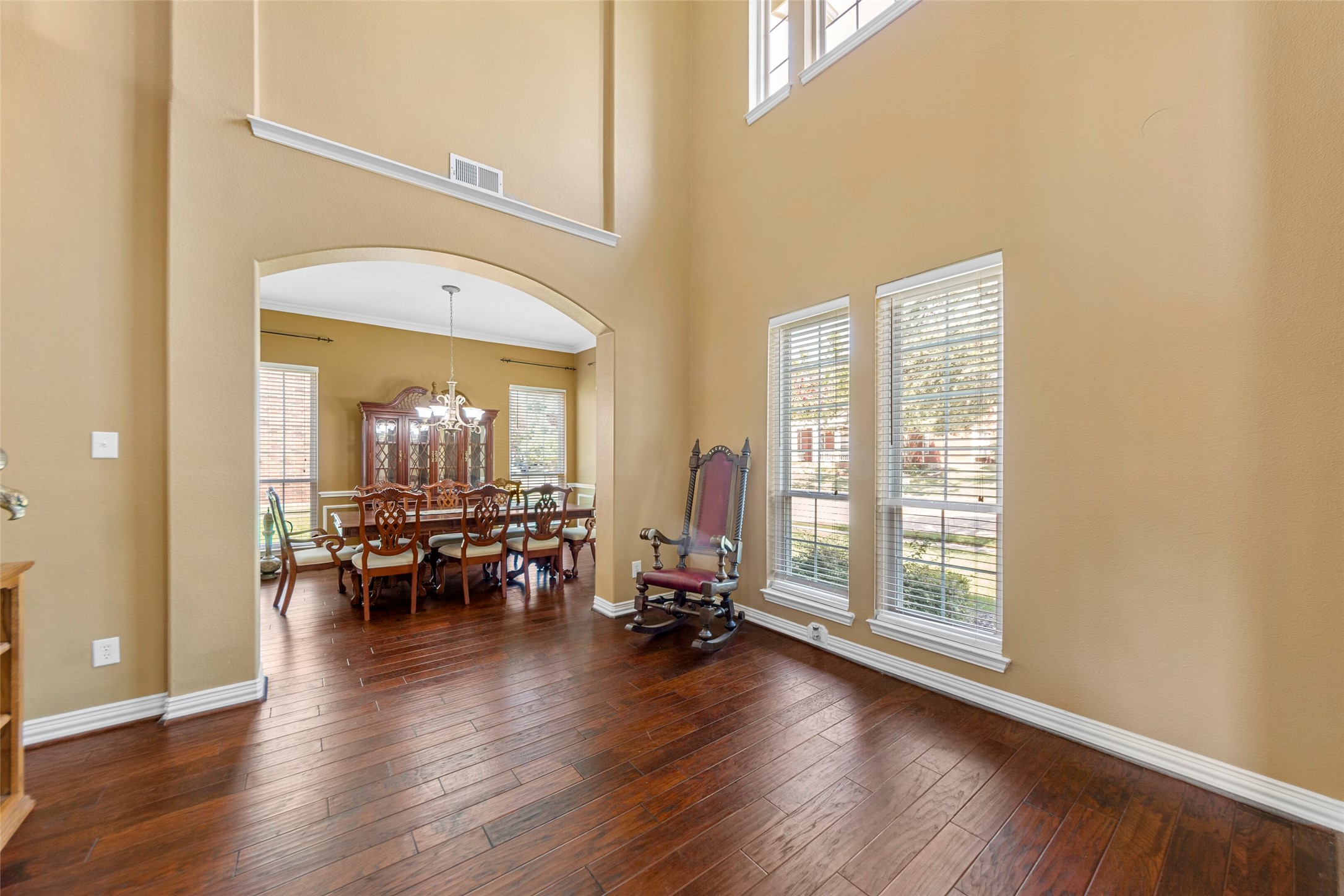 1812 E Branch Hollow Drive