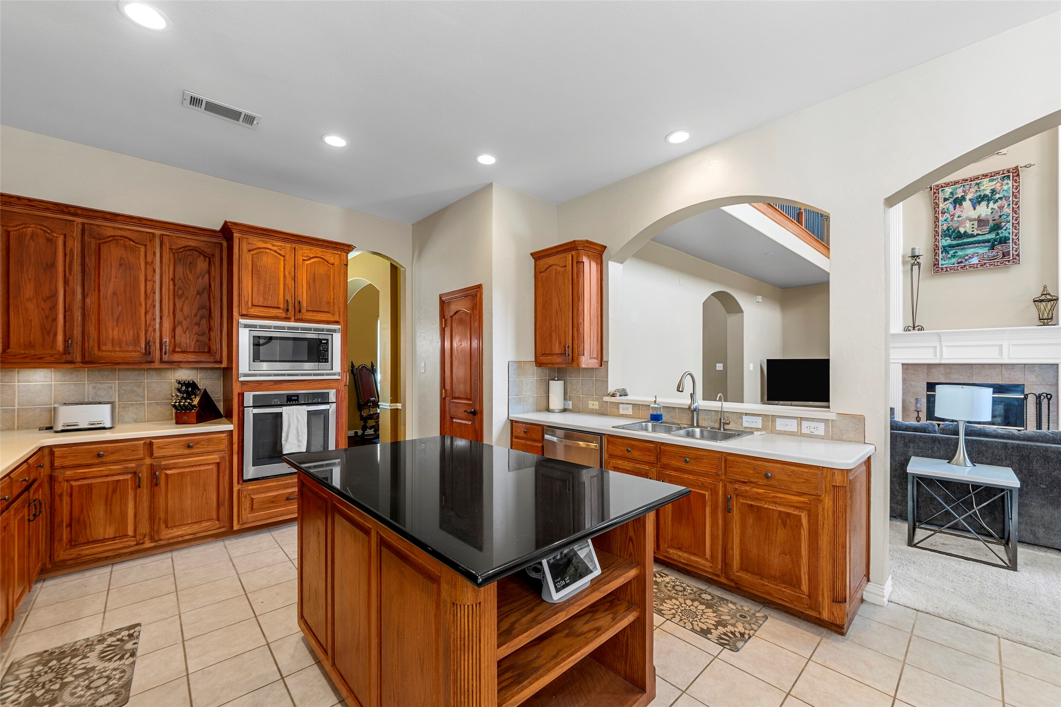 1812 E Branch Hollow Drive