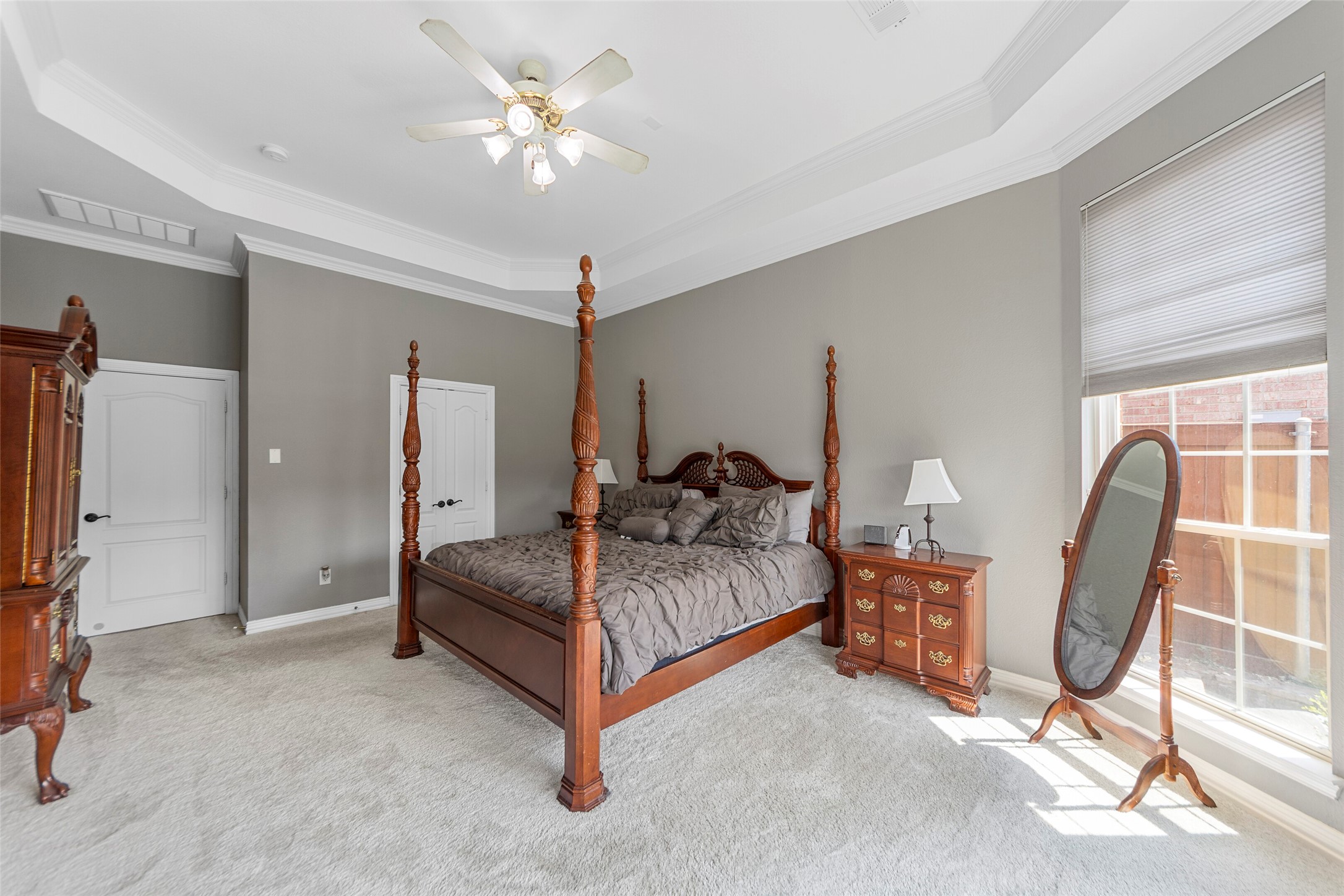 1812 E Branch Hollow Drive