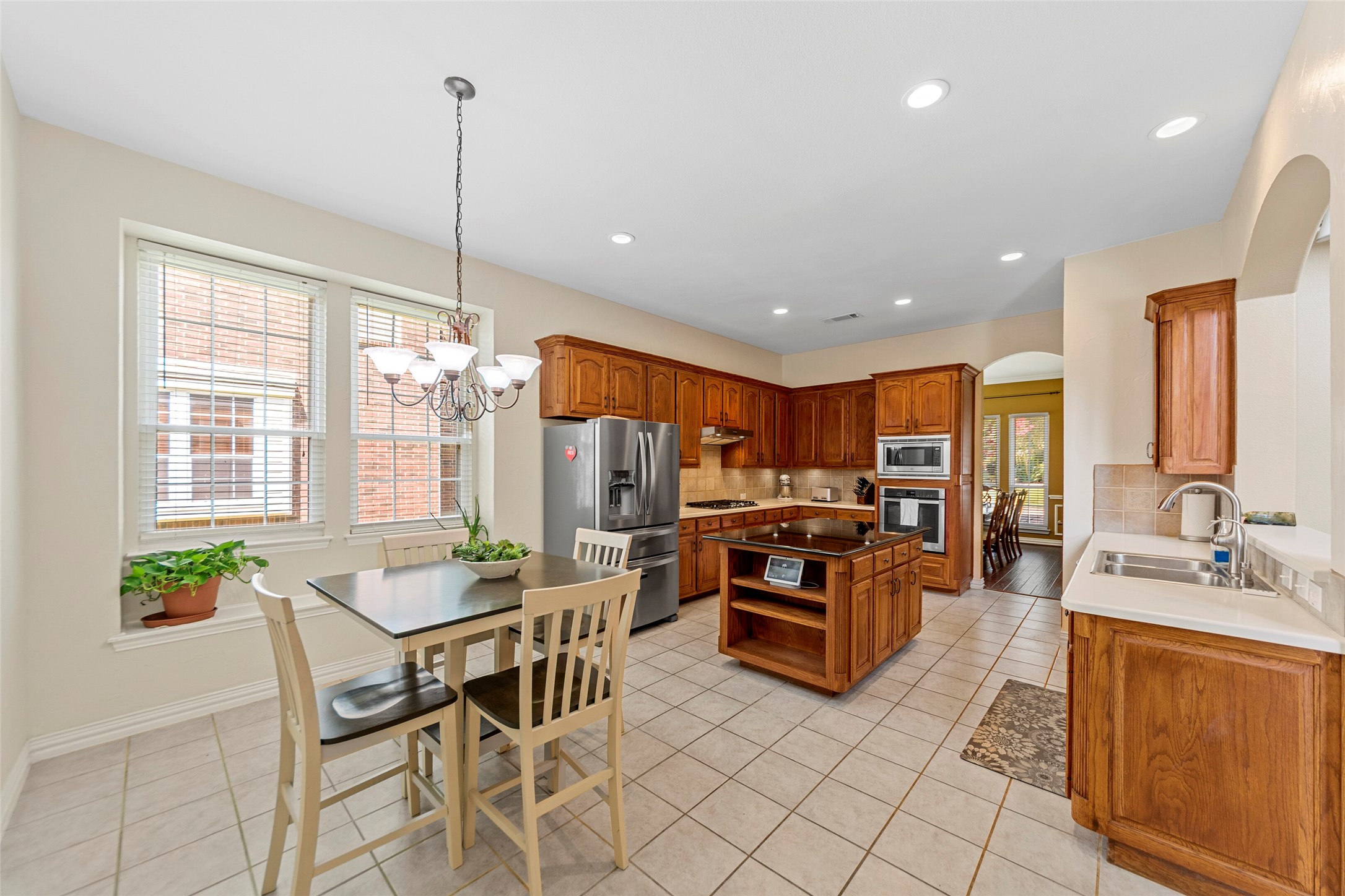 1812 E Branch Hollow Drive
