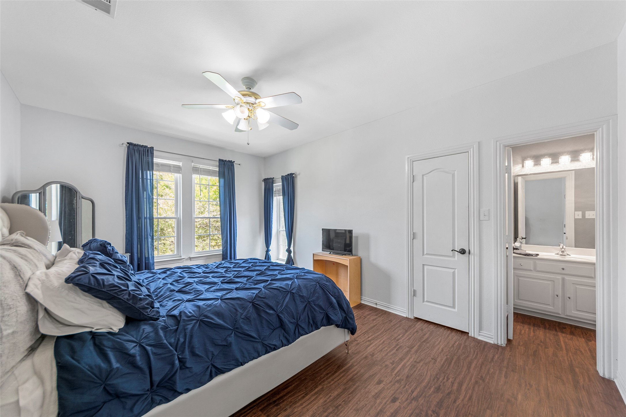 1812 E Branch Hollow Drive