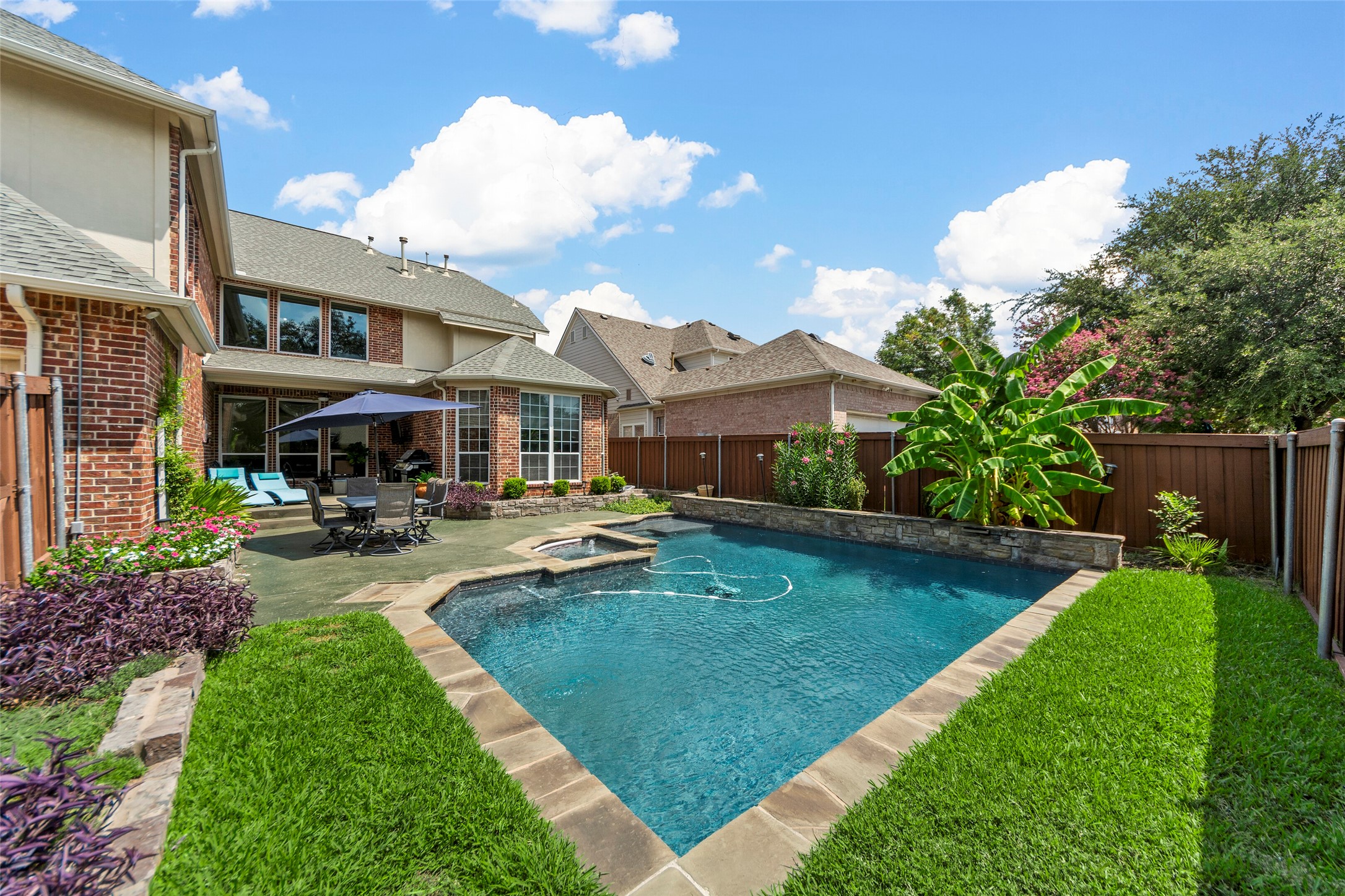 1812 E Branch Hollow Drive