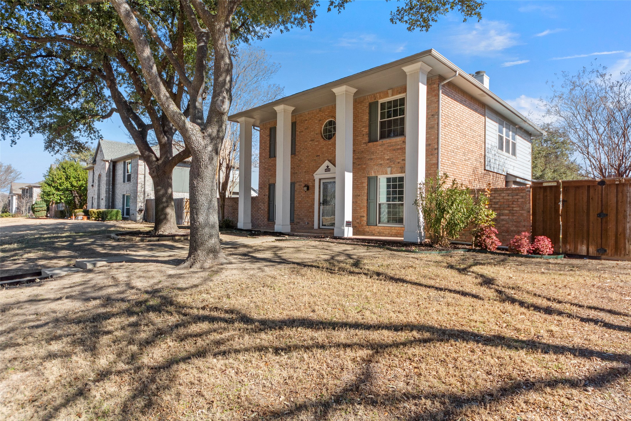 6840 Rochelle Drive