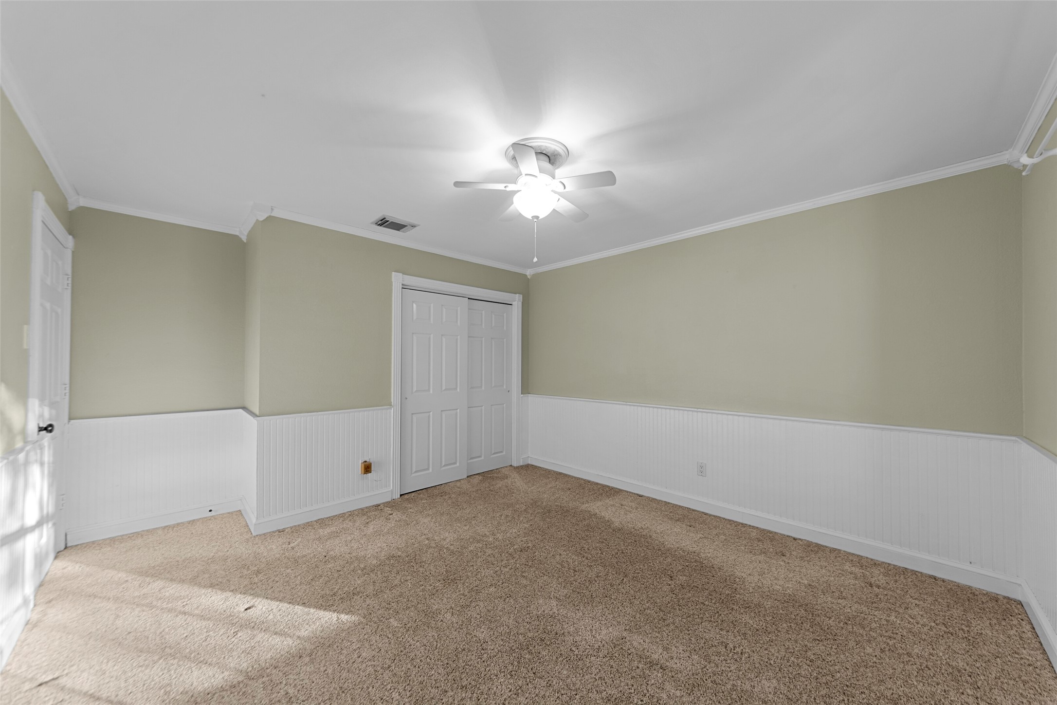 6840 Rochelle Drive