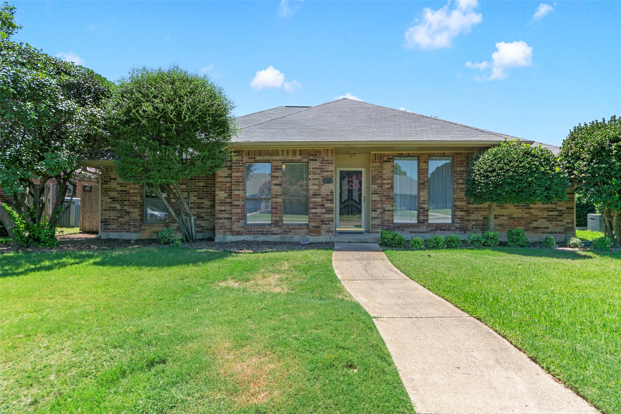 1924 Vera Cruz Drive