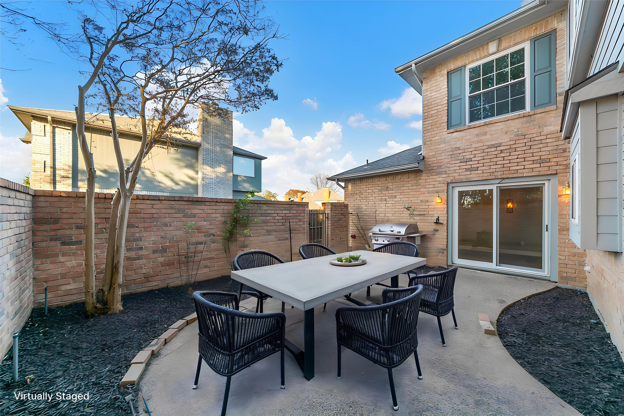 6840 Rochelle Drive