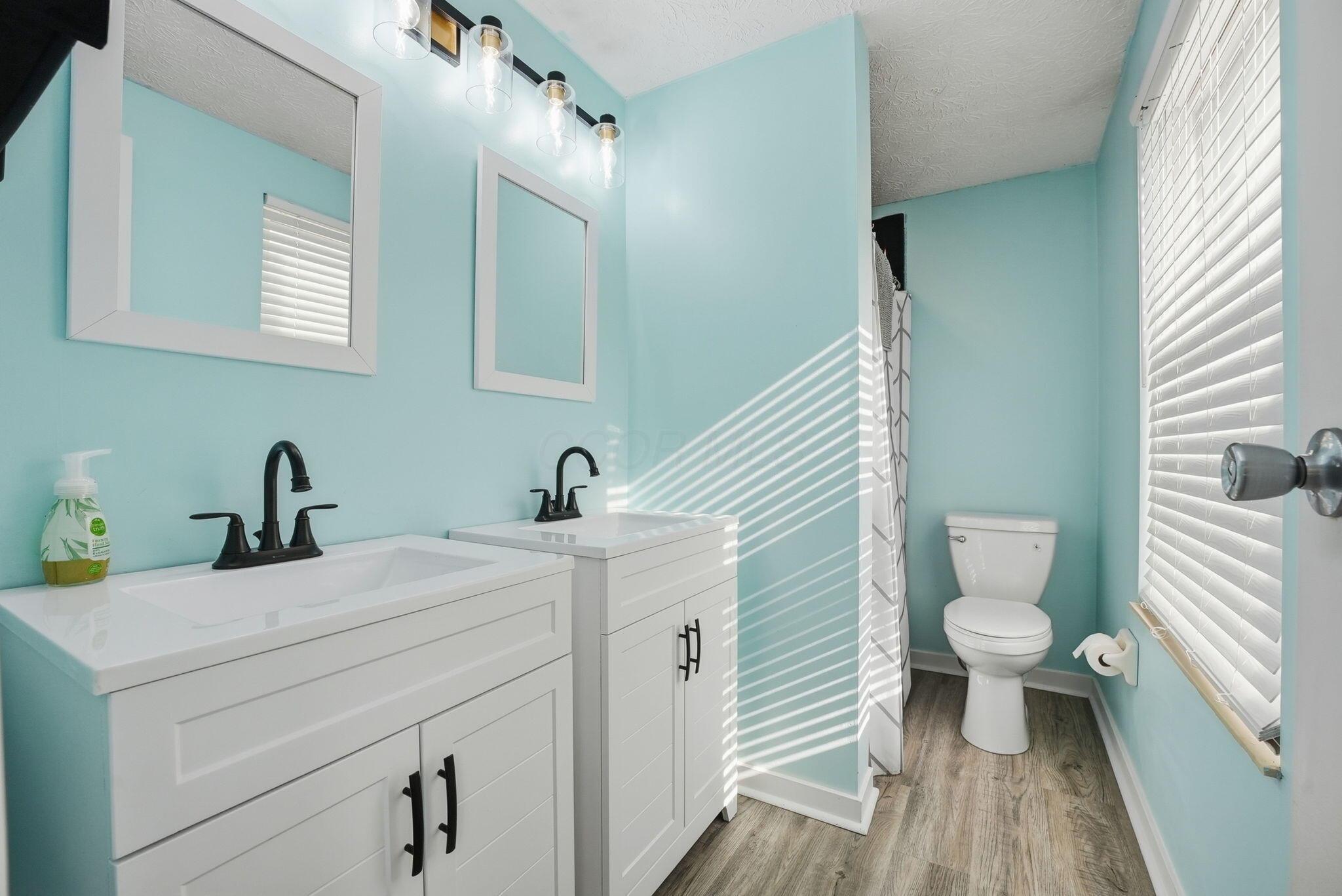 3802 Ravens Glen Drive