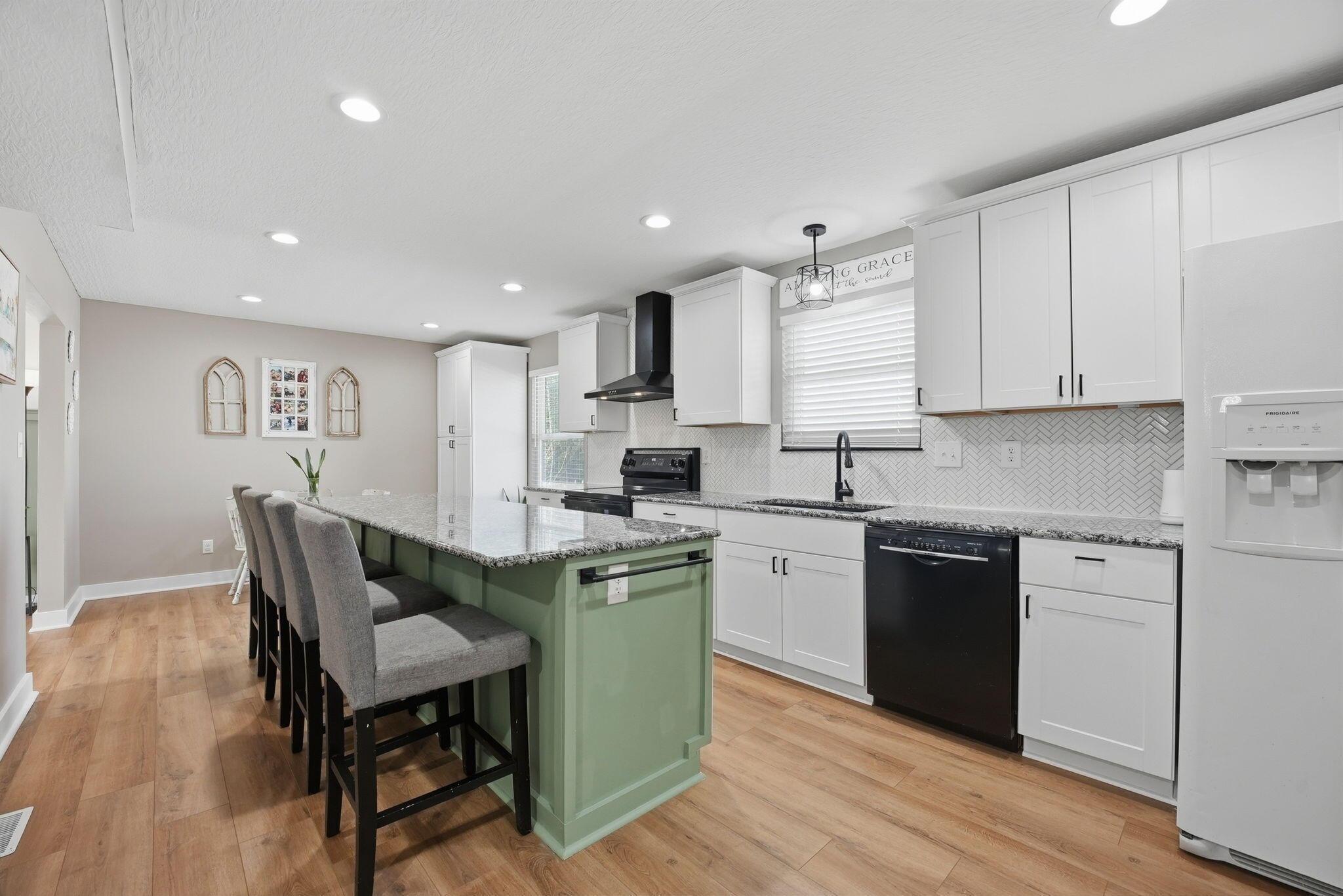 3802 Ravens Glen Drive