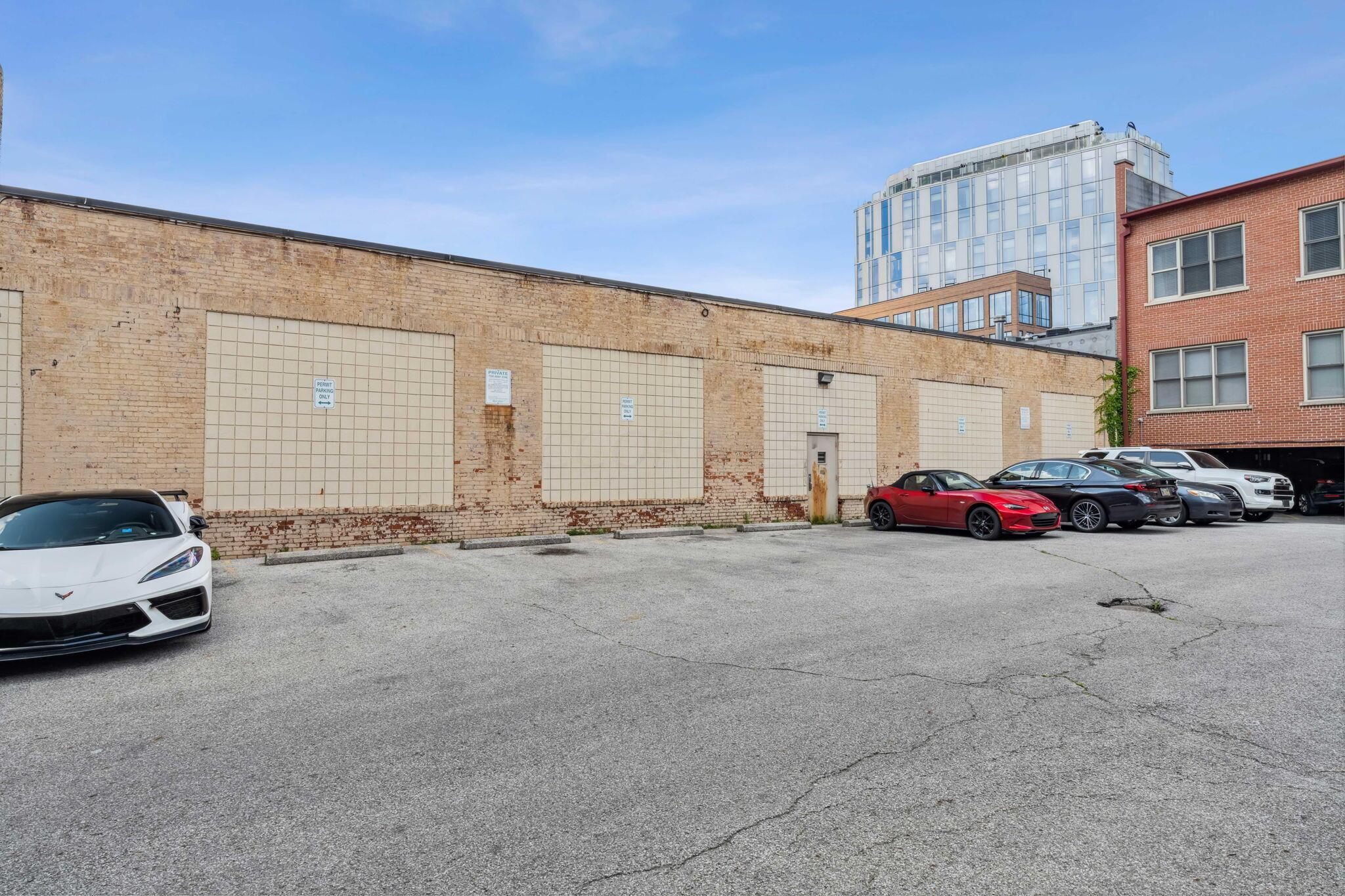 769 N High Street, R301