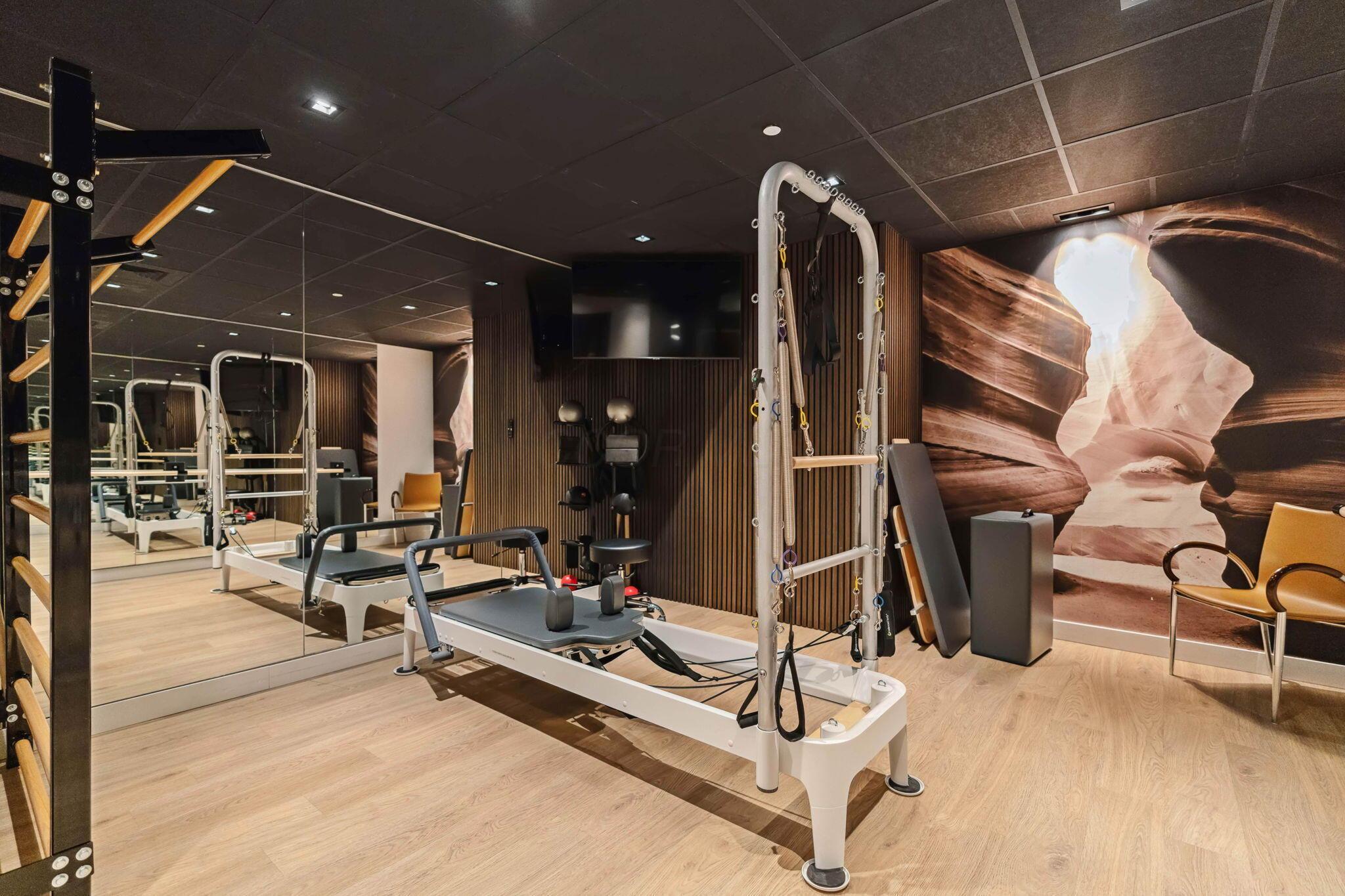 1 Miranova Place, 1840