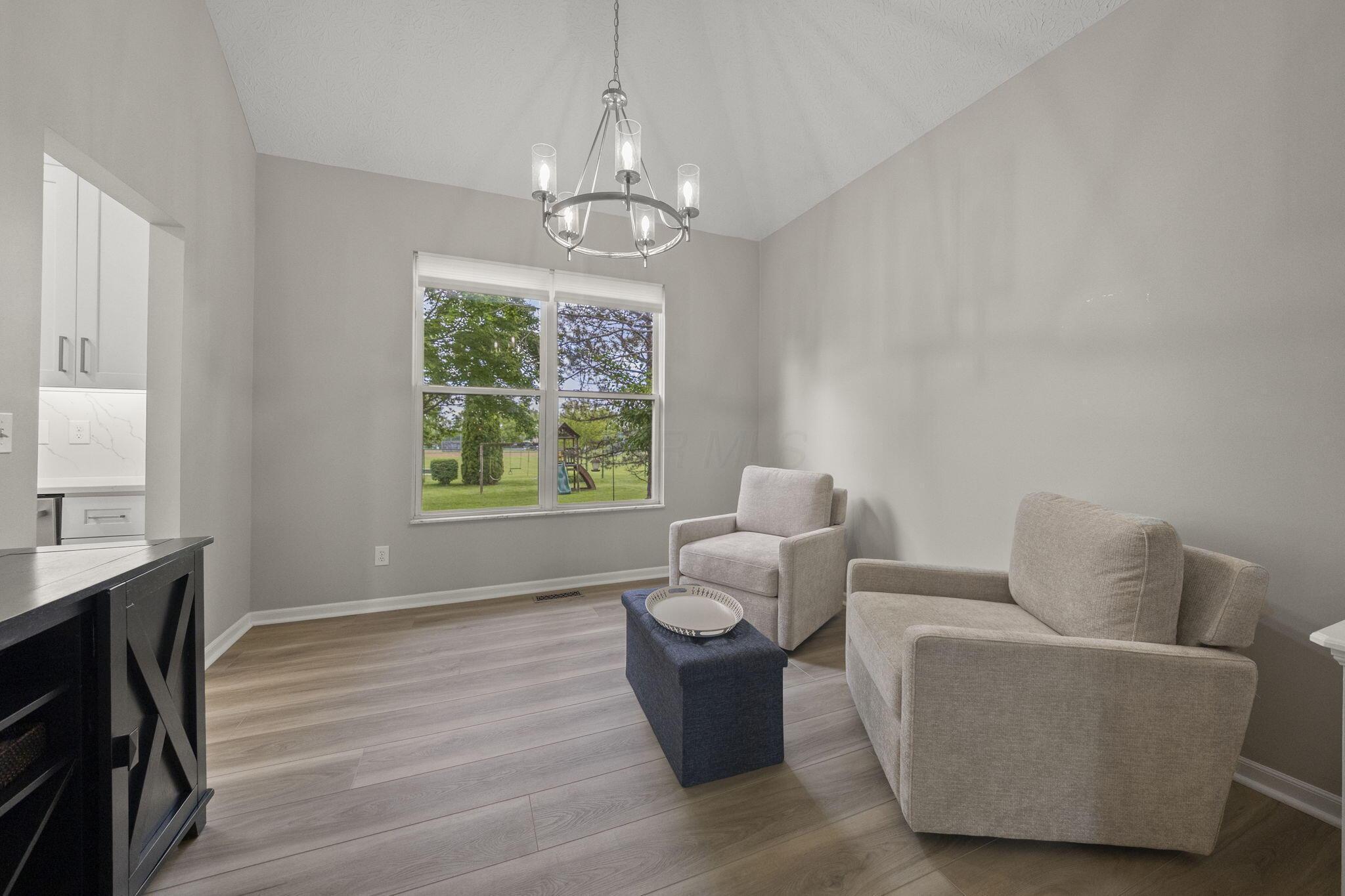 859 Dunvegan Court