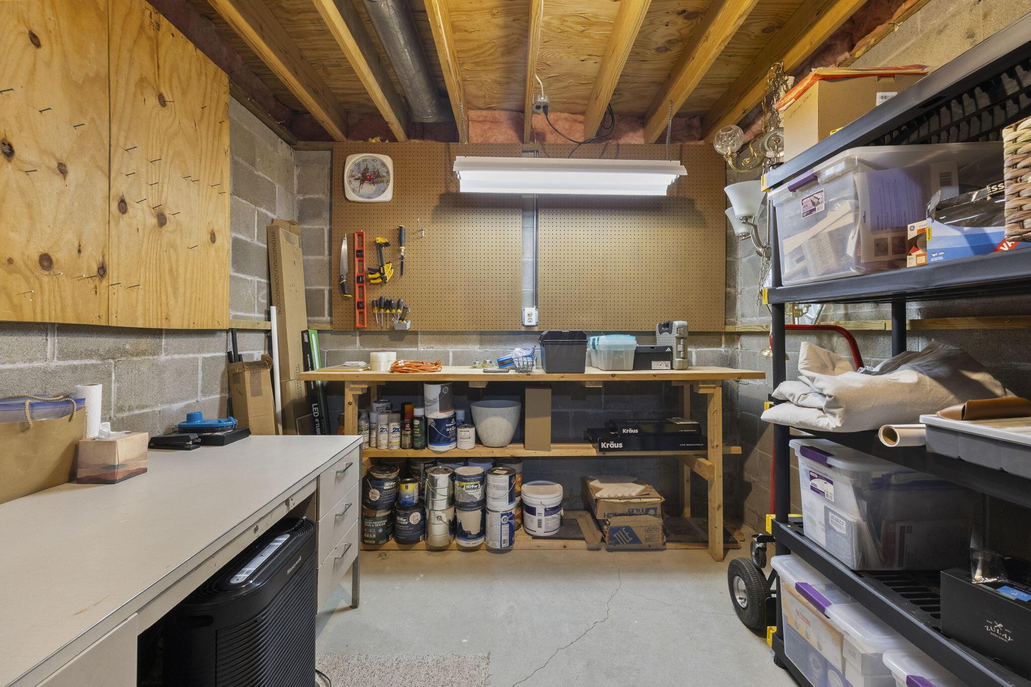 859 Dunvegan Court