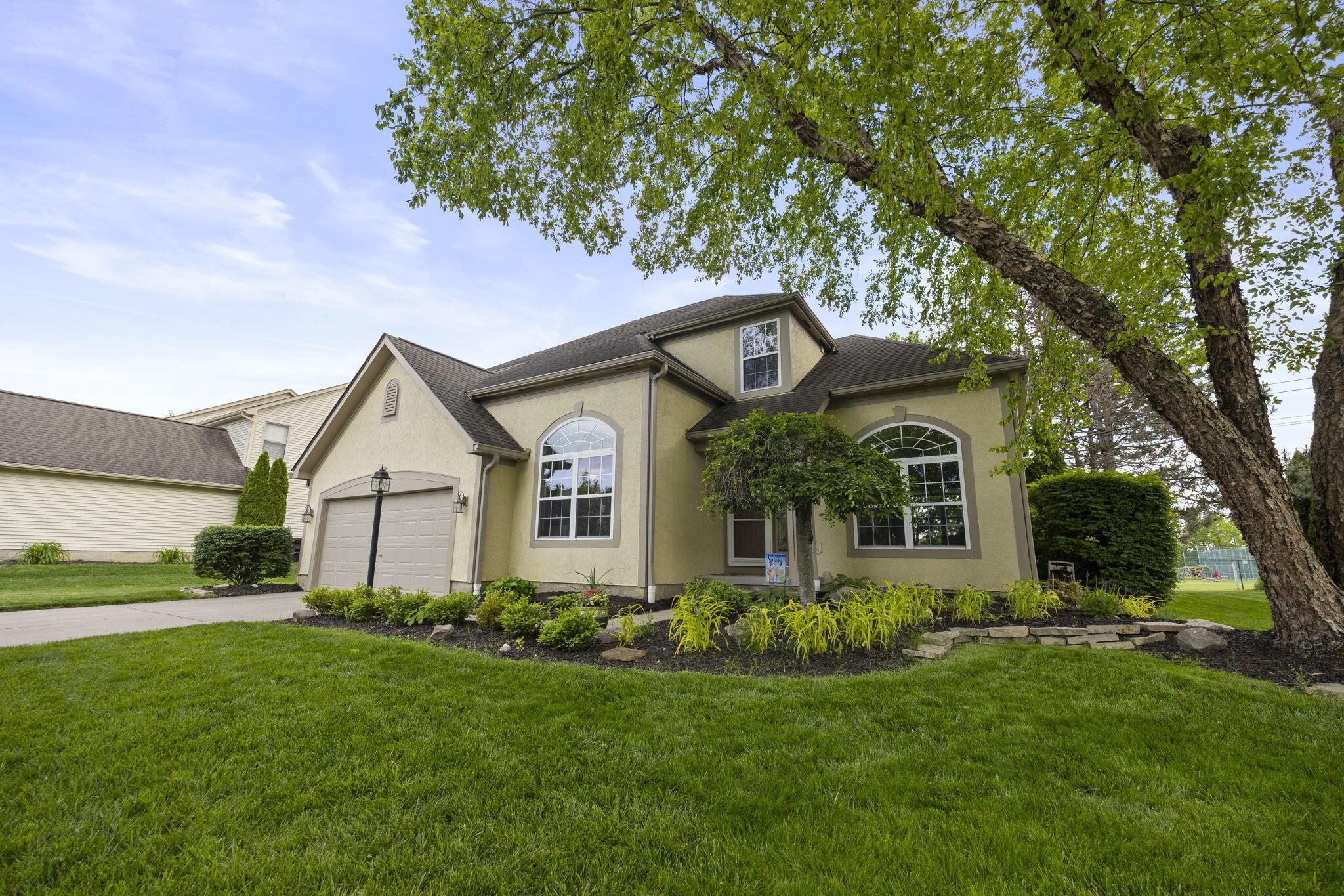 859 Dunvegan Court
