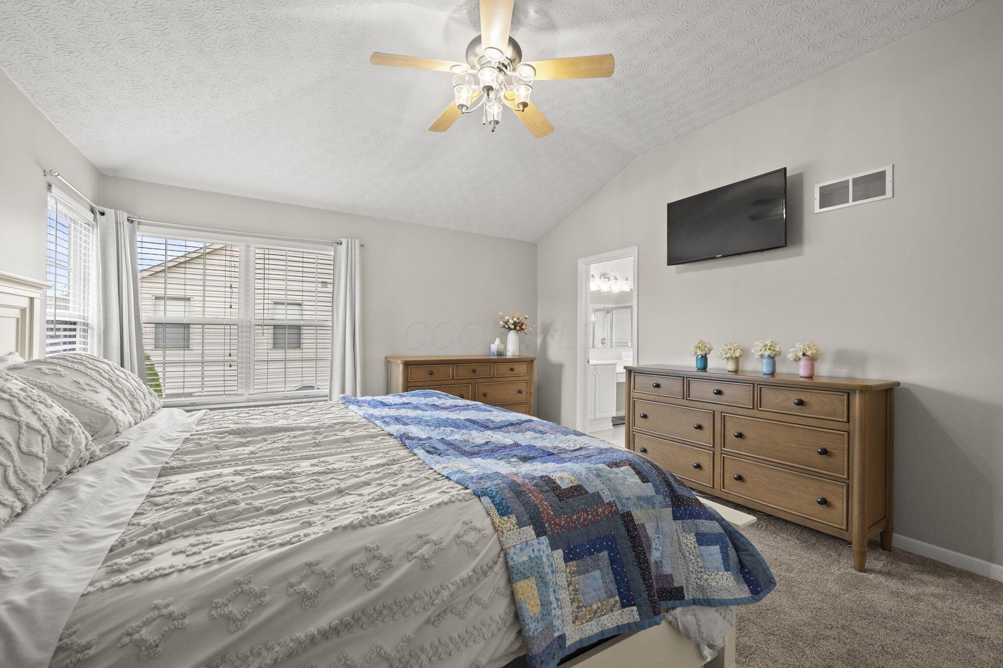 859 Dunvegan Court