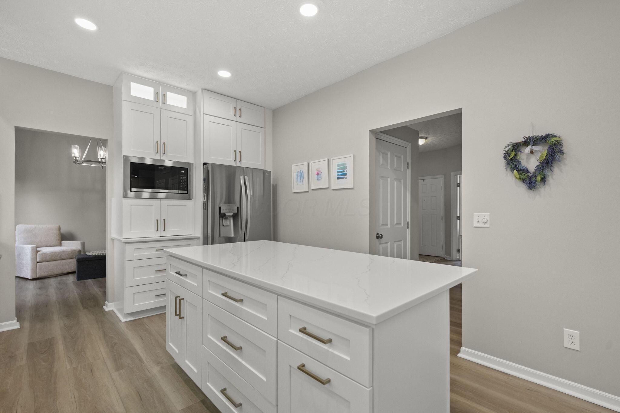859 Dunvegan Court