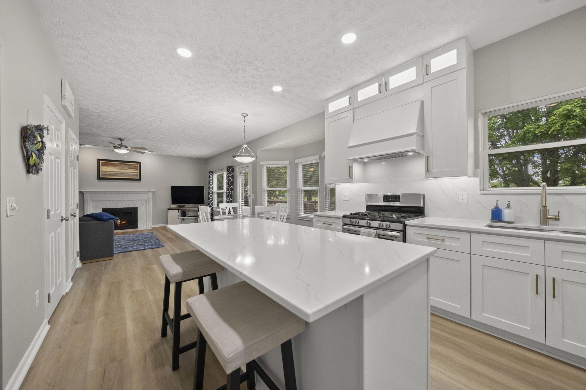 859 Dunvegan Court