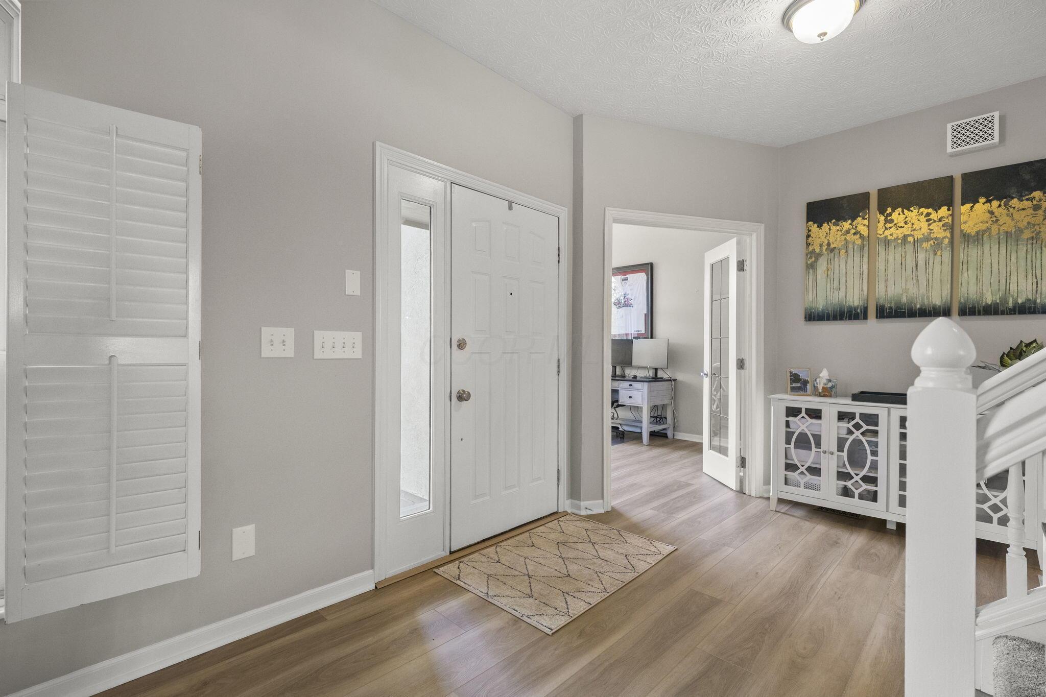 859 Dunvegan Court
