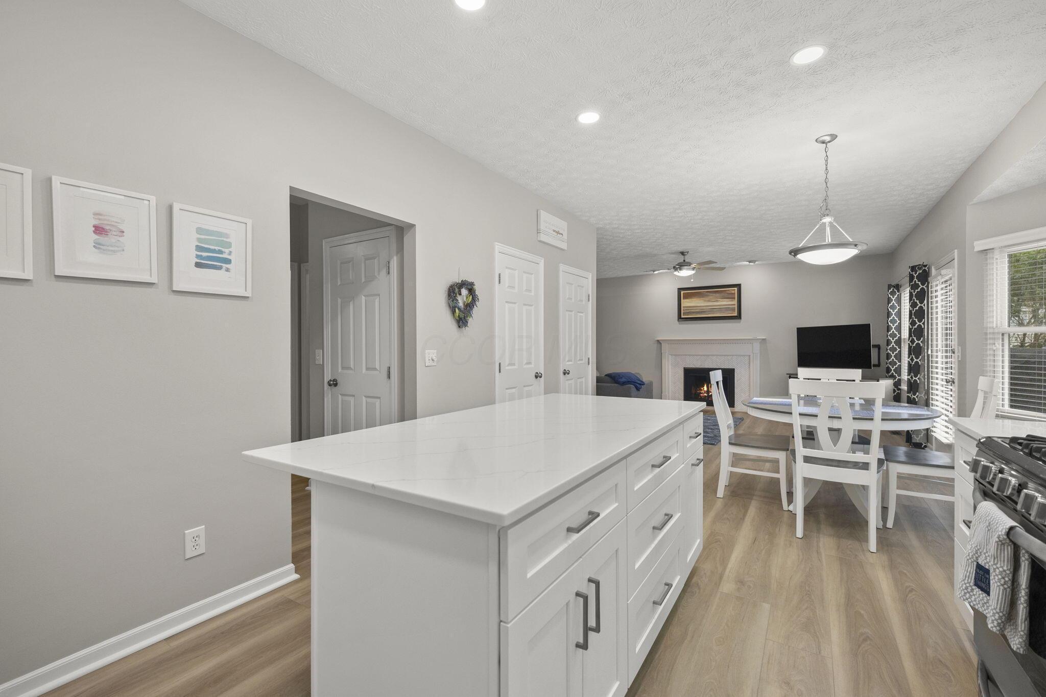859 Dunvegan Court