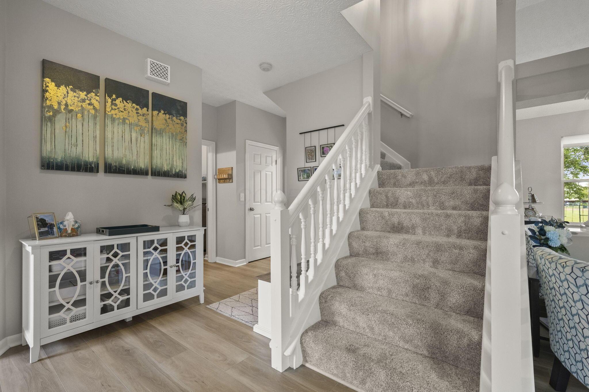 859 Dunvegan Court