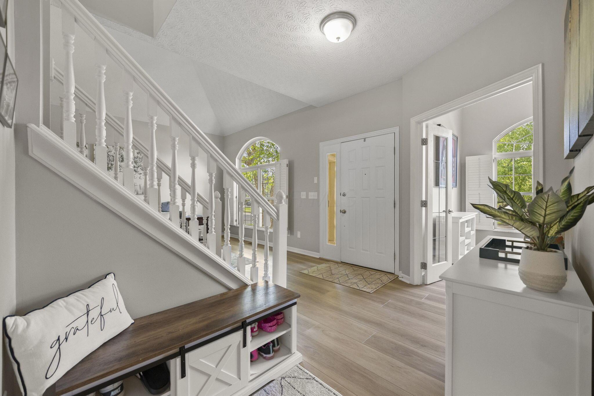 859 Dunvegan Court