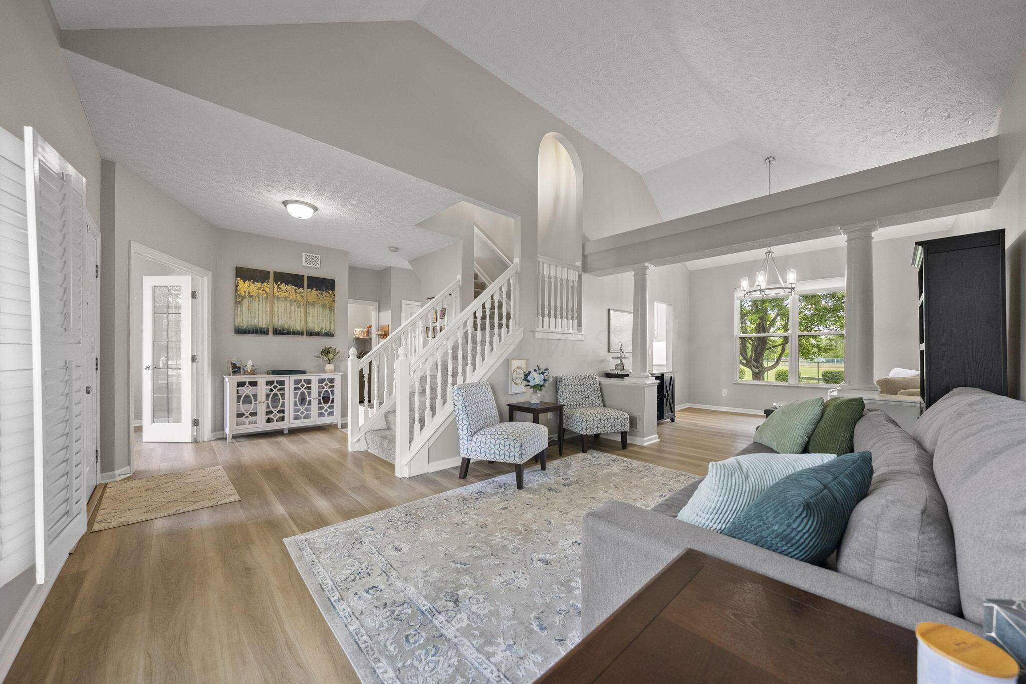 859 Dunvegan Court
