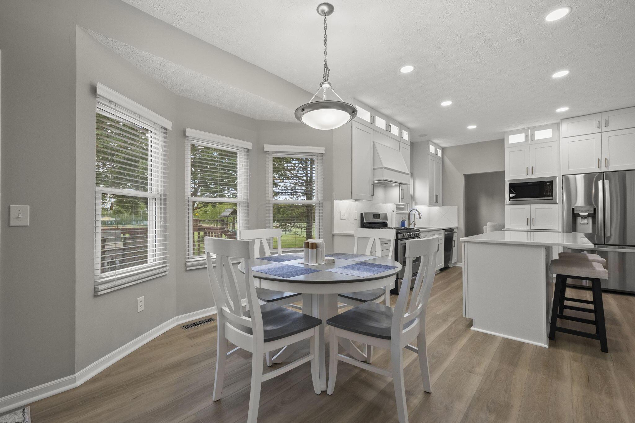 859 Dunvegan Court