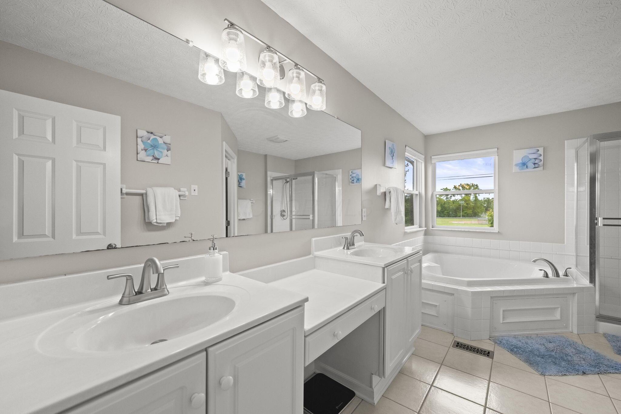 859 Dunvegan Court