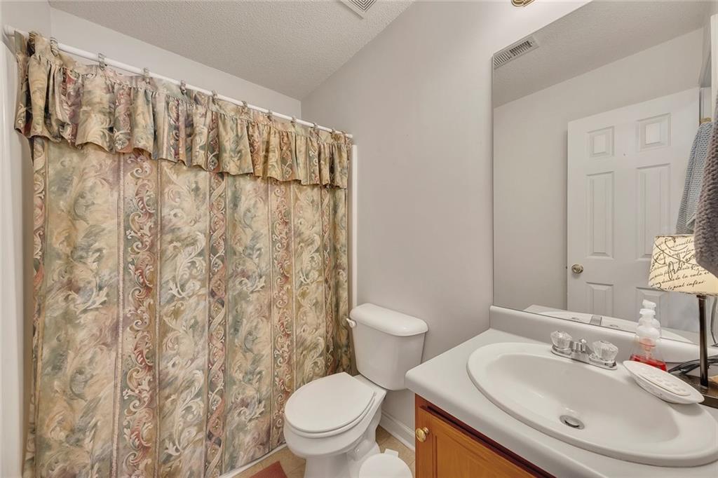 11 Pointe Way