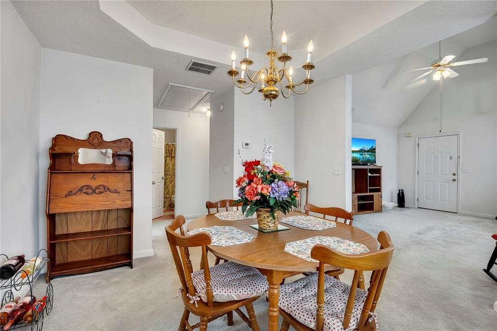 11 Pointe Way